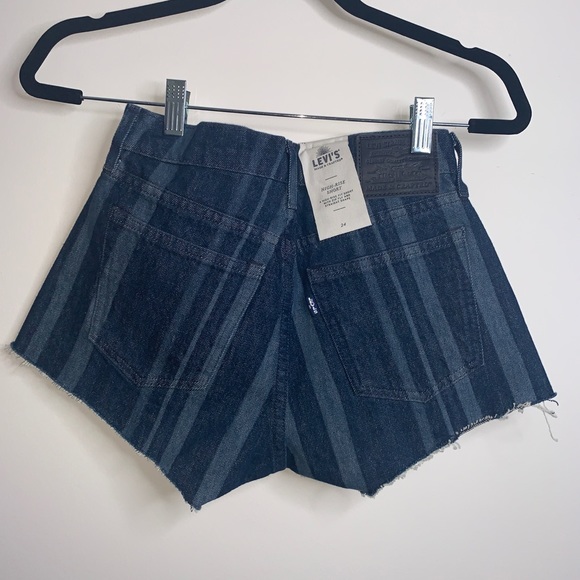 Levi’s Made & Crafted Cheeky High Rise Shorts - Picture 2 of 6